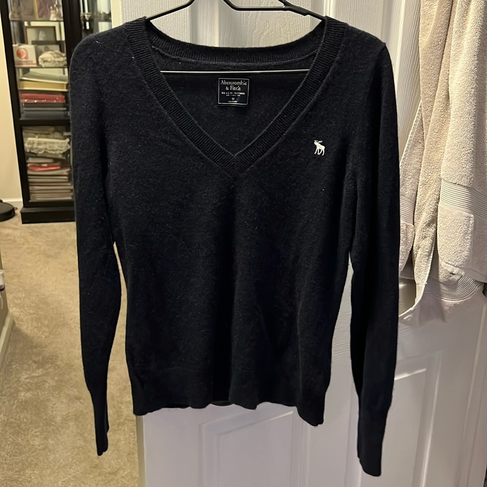 Abercrombie v neck sweater